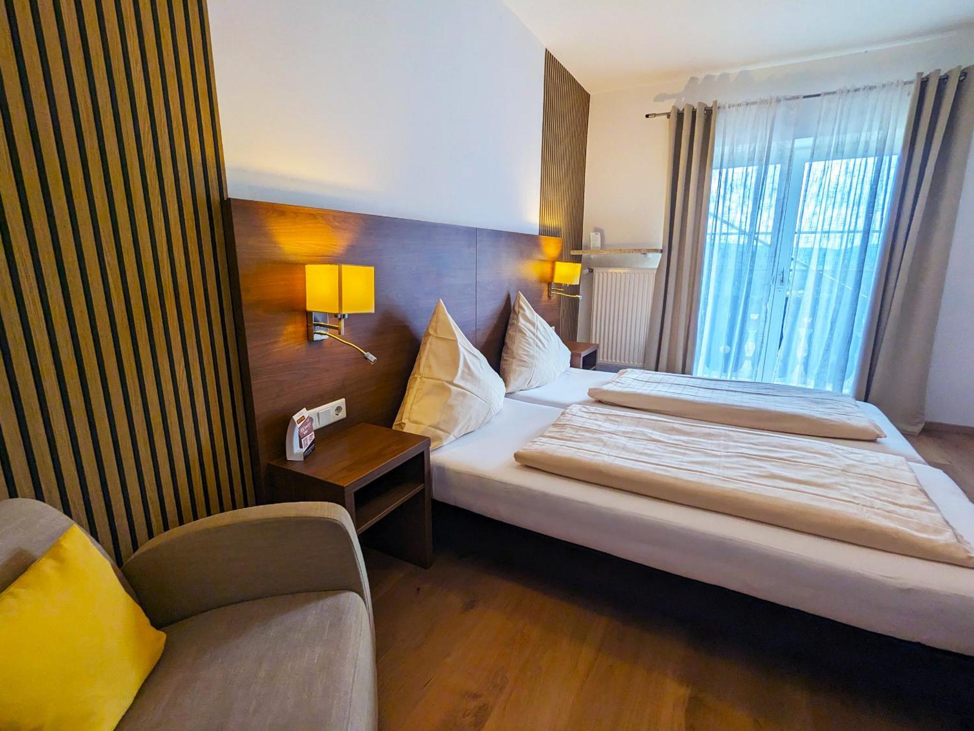 Hotel Berghof Wasserkuppe & Gaestehaus Fuldaquelle Gersfeld Room photo