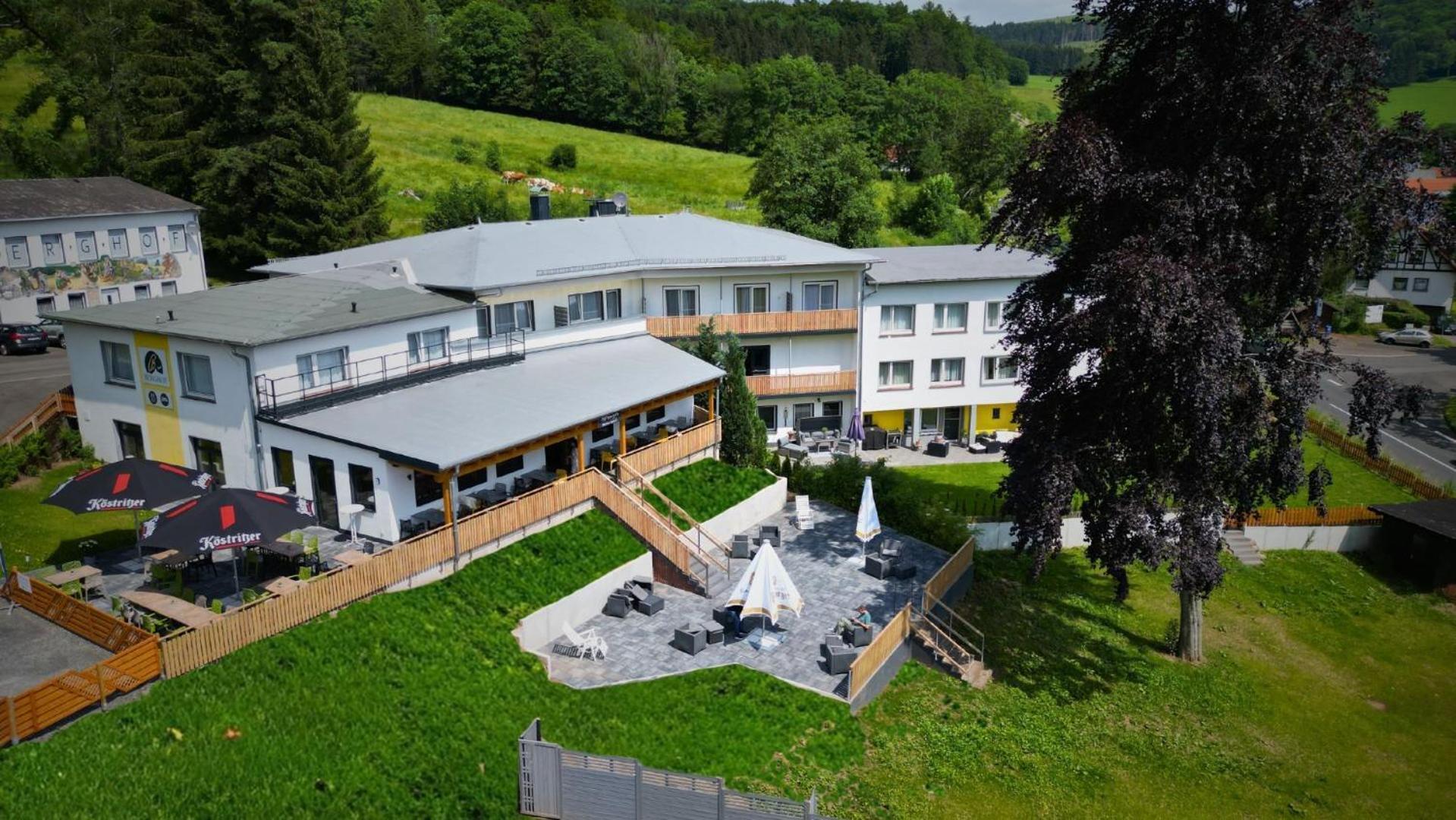 Hotel Berghof Wasserkuppe & Gaestehaus Fuldaquelle Gersfeld Exterior photo